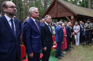 [VIDEO] Hołd dla litewskich lotników w 90. rocznicę katastrofy pod Pszczelnikiem